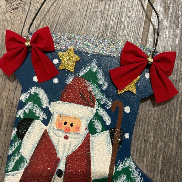 Vintage hand painted wooden Santa Claus stocking door hanging decor (set of 2) - Picture 6 of 13
